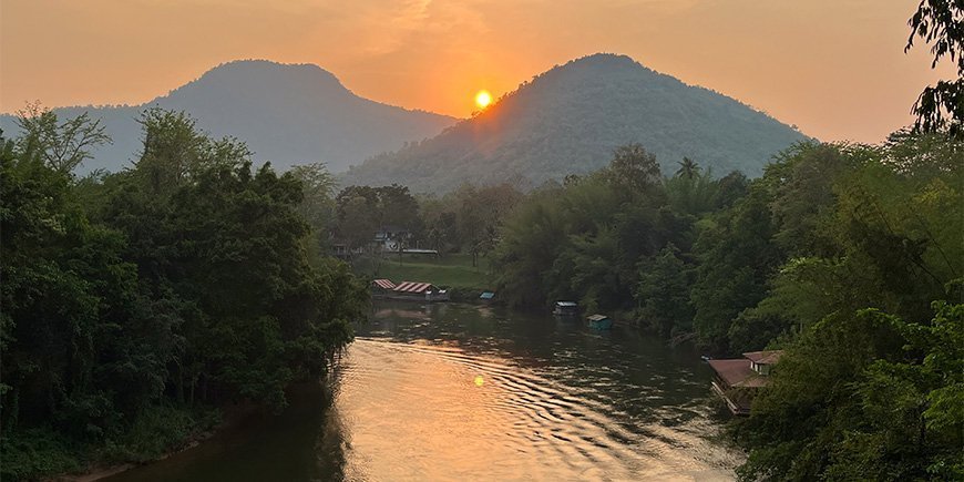 Sonnenuntergang über dem River Kwai
