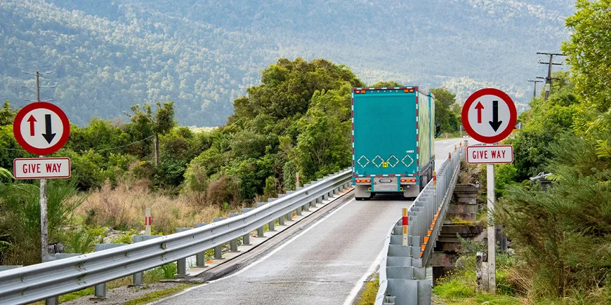 Einspurige Straße in Neuseeland