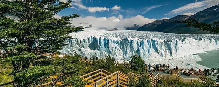 Der Gletscher Perito Moreno an einem sonnigen Tag, Patagonien, Argentinien