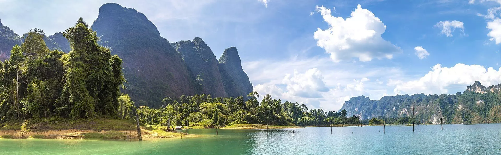 Sonniger Tag am Chiao-Lan-See, im Nationalpark Khao Sok.