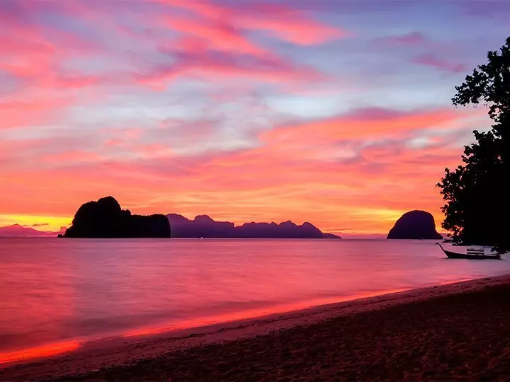 Sonnenuntergang über Koh Ngai, Thailand