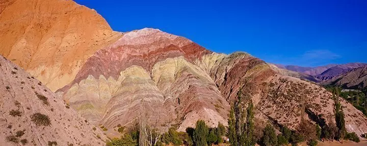 Blick auf Cerro de los Siete Colores, Argentinien
